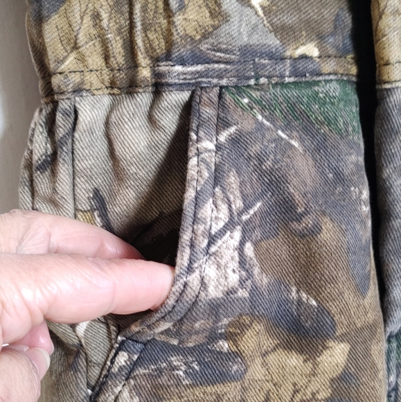 Schmidt Workwear Realtree Kids Camo Overalls - Picture 4 of 13